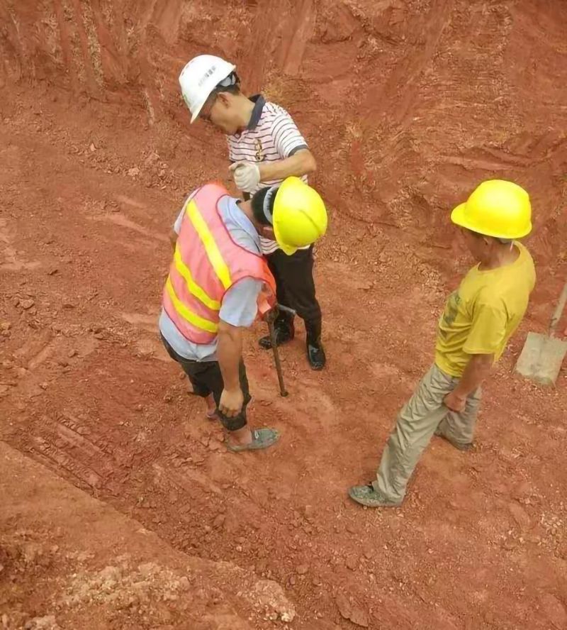 哈哈体育电缆沟施工